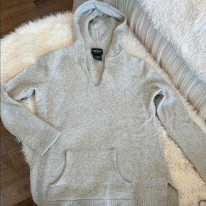 Lord & Taylor plush Cashmere Light Gray Hooded  Sweater front pocket  Fit S